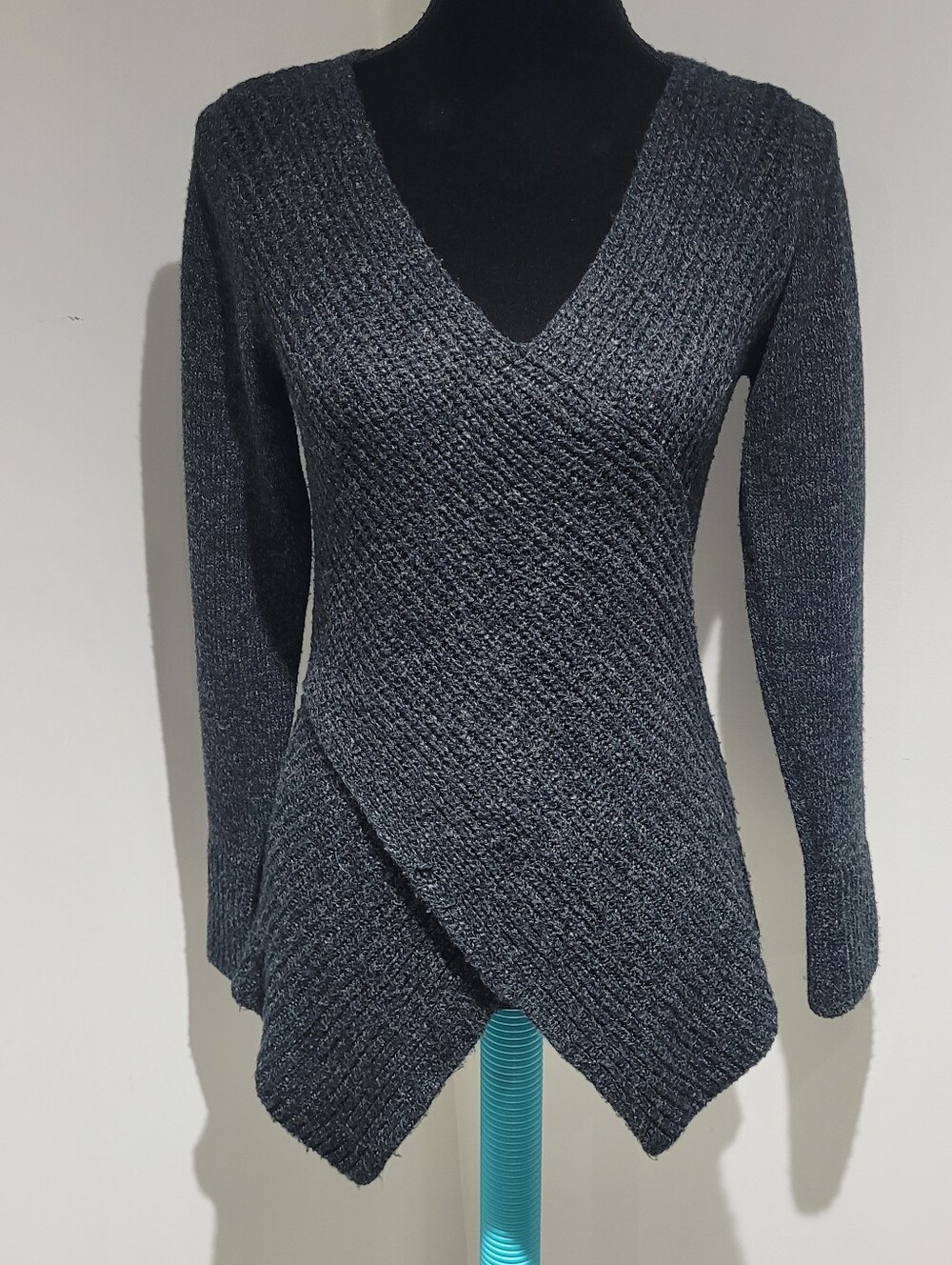Reitmans Women's V-Neck Asymmetric Hem Faux Wrap Front Sweater XS Charcoal
